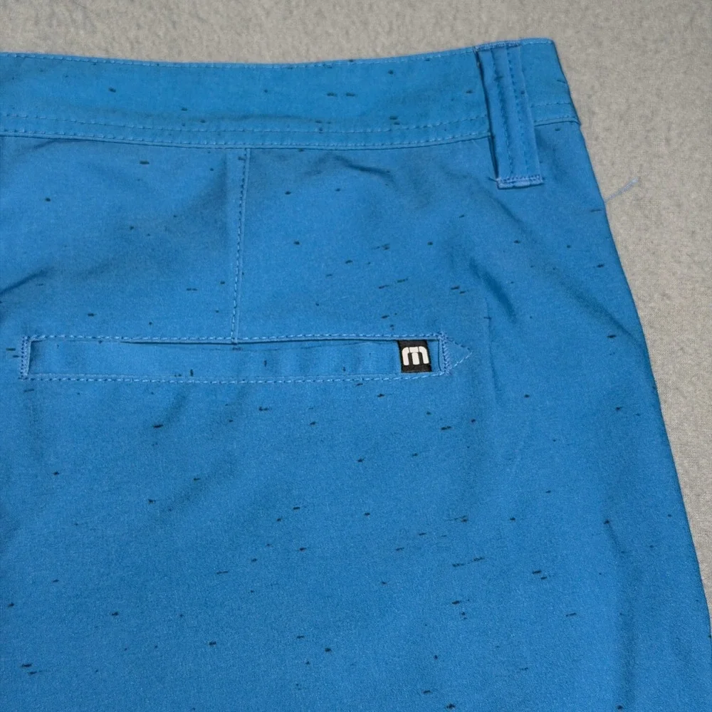 TravisMathew Mens Blue Fleck Stretch Golf Shorts Size 40 Help Wanted Patch